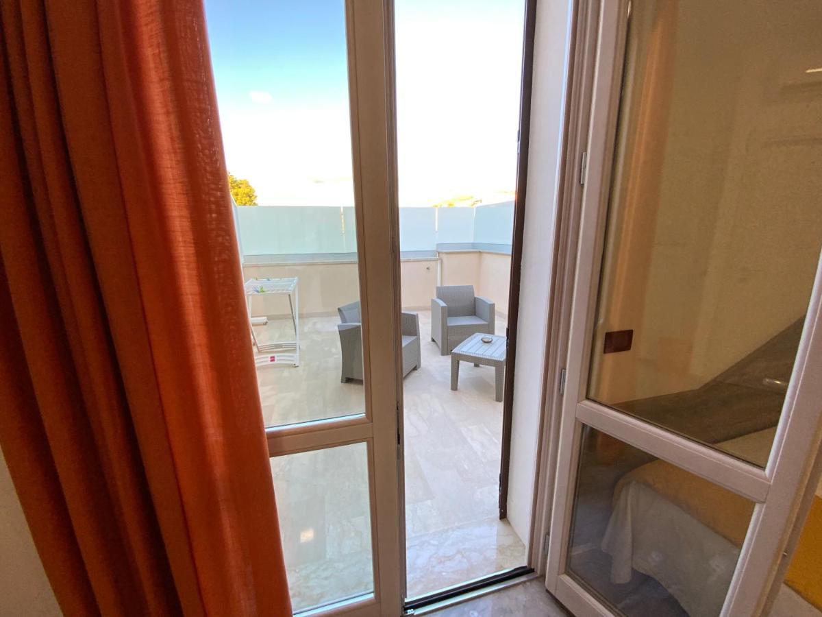 Oasi Nel Deserto Bed & Breakfast Кустоначи Екстериор снимка